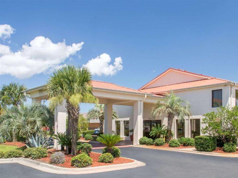 Days Inn & Suites By Wyndham Navarre - Near Beaches Hurlburt Exterior photo